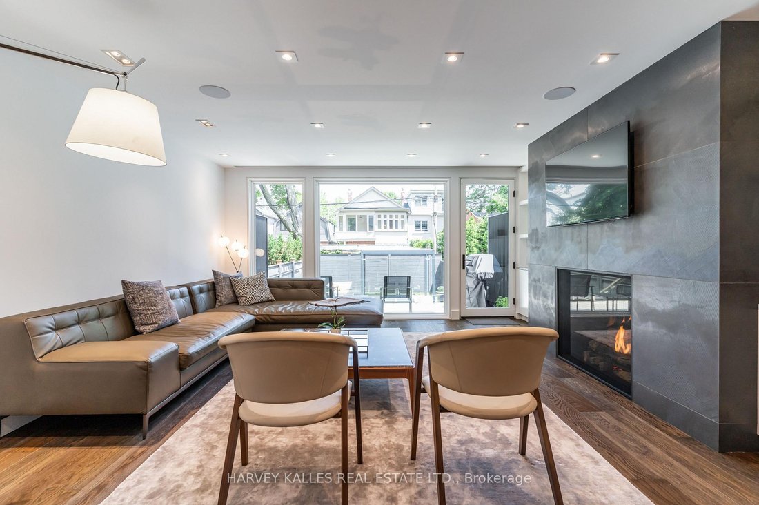 House in Toronto, Ontario, Canada 5 - 17971243