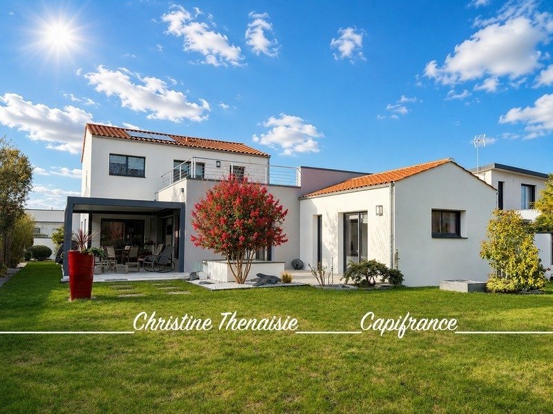 House in Croix de Vie, Saint-Gilles-Croix-de-Vie, France 1 - 17225574
