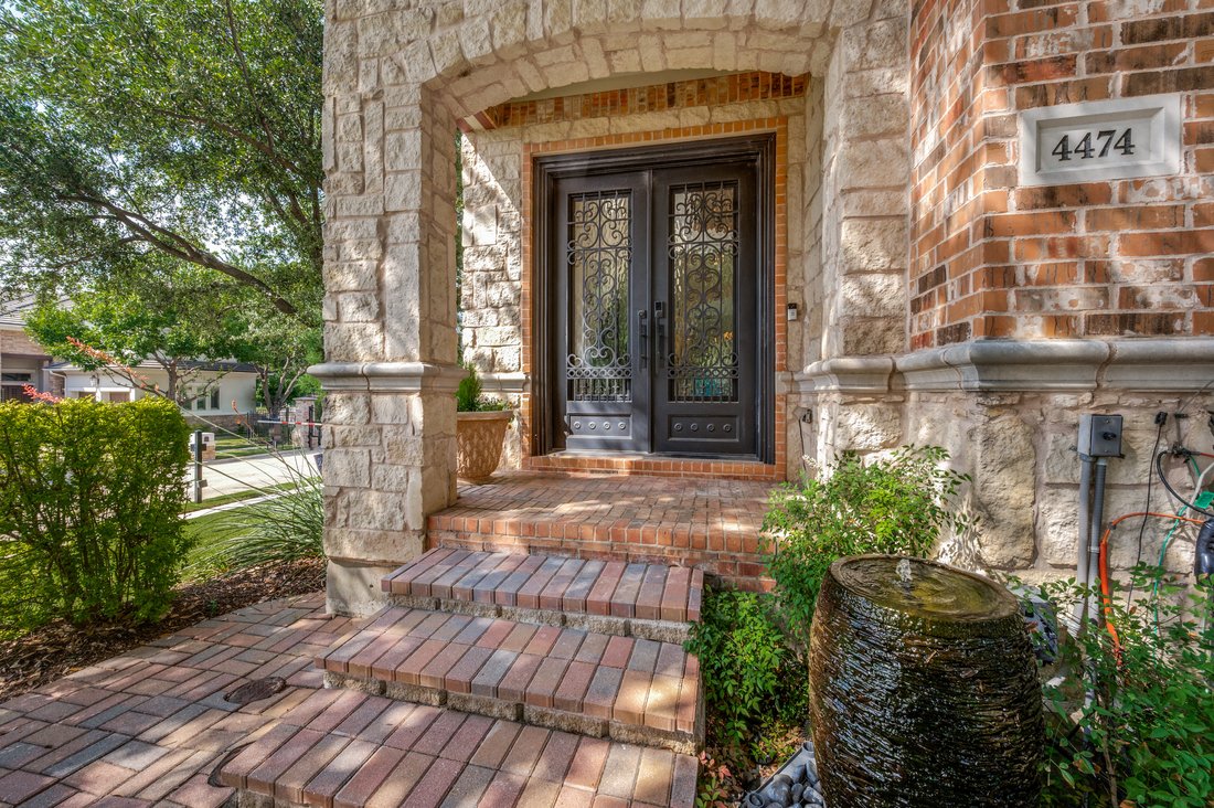 Irving, Texas, United States 2 - 17966872