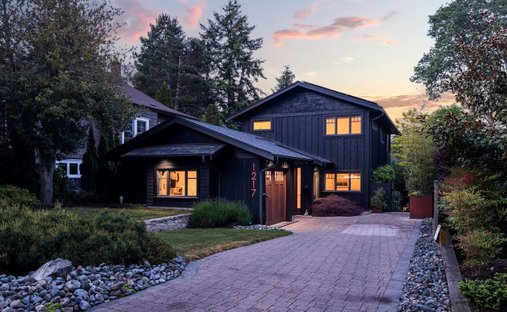House in Oak Bay, British Columbia, Canada 1