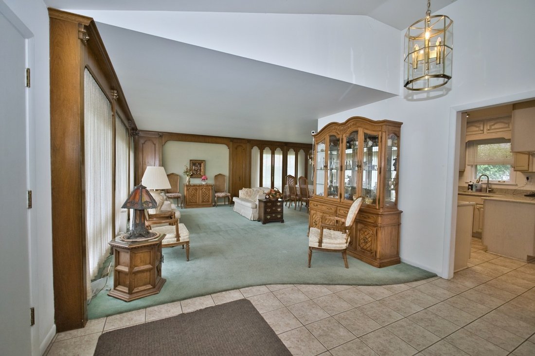 House in Lincolnwood, Illinois, United States 4 - 17968160