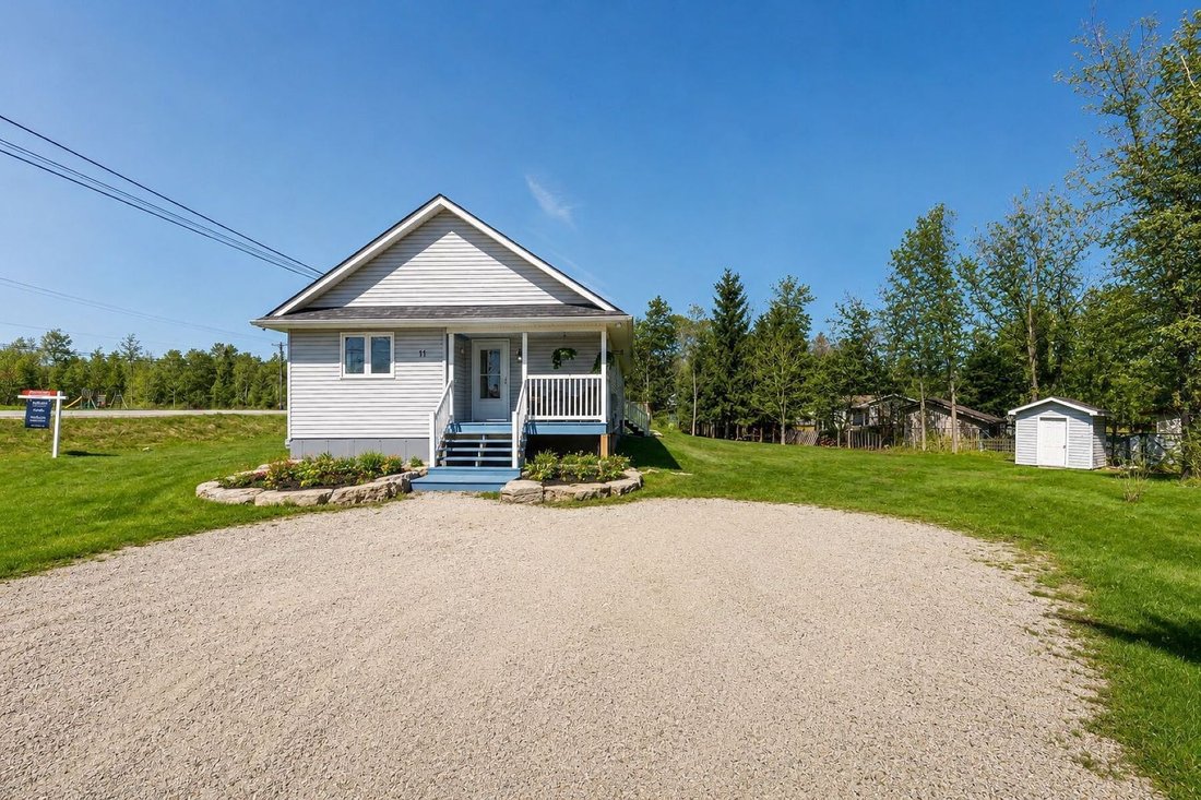 House in Collingwood, Ontario, Canada 2 - 17965769