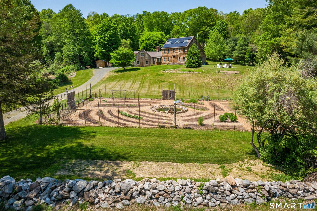 House in Newtown, Connecticut, United States 2 - 17972080