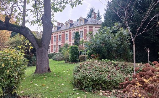 Villa a Chantilly, Alta Francia, Francia 1