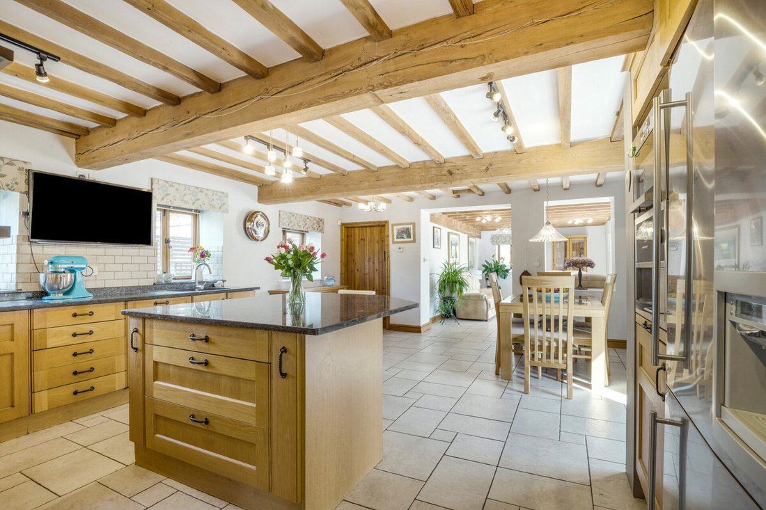Beechfields, Barlaston, England 2 - 17972411