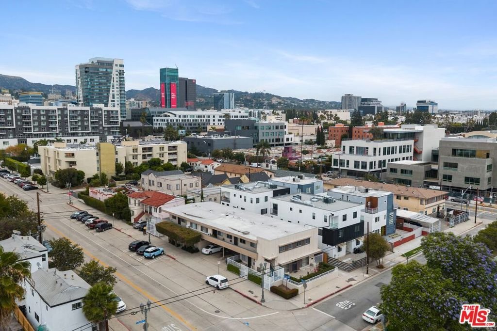 Los Angeles, California, United States 3 - 17966091