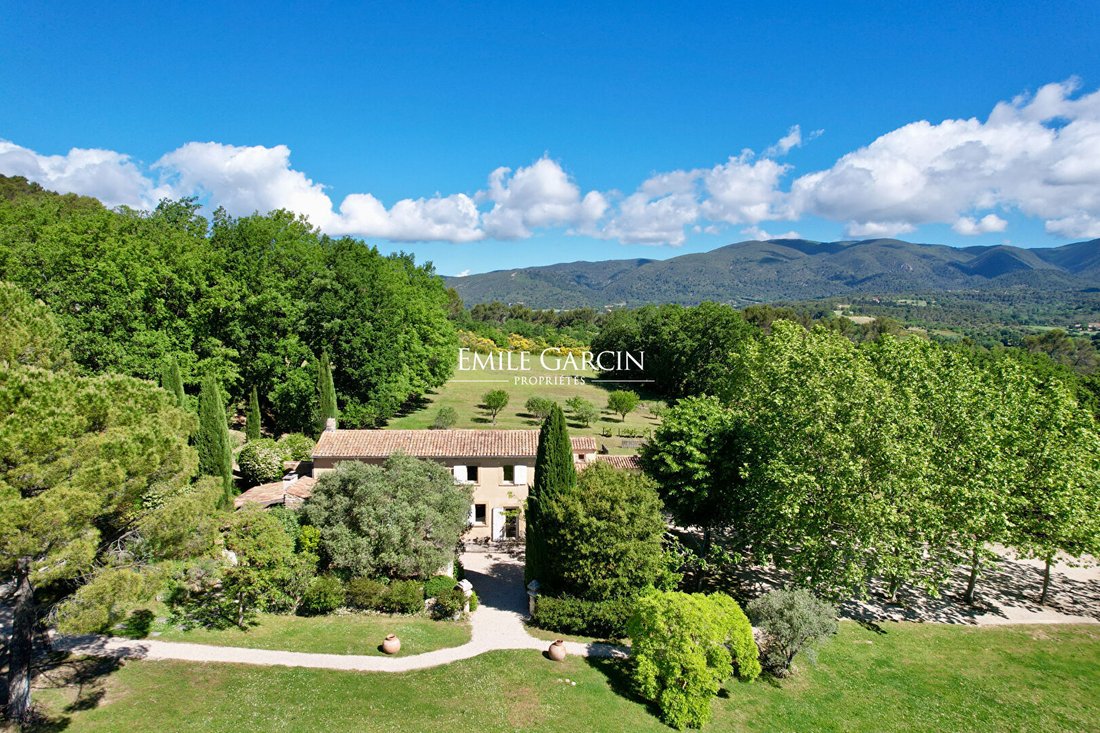 Villa in Cadenet, Provence-Alpes-Côte d'Azur, France 1 - 17970403