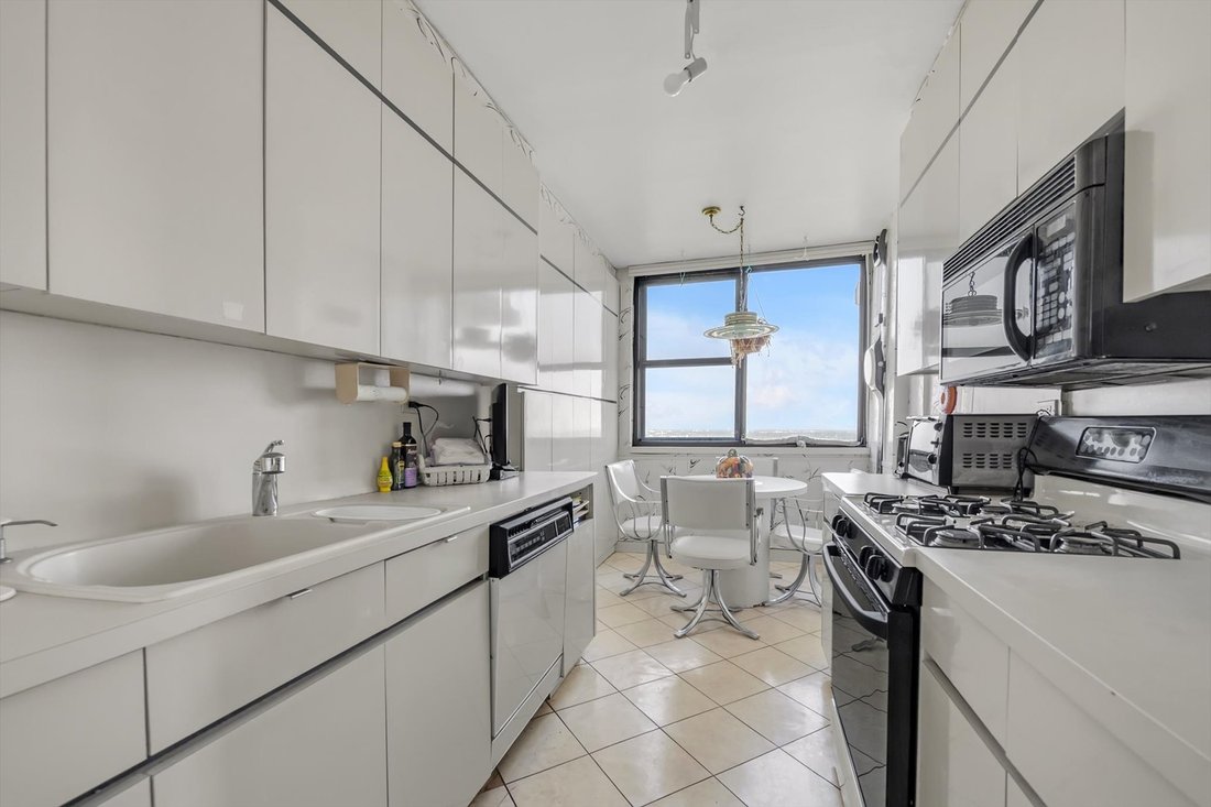 Co Op in New York, New York, United States 5 - 17966981
