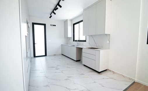 Villa in Agios Tychon, Limassol, Zypern 1