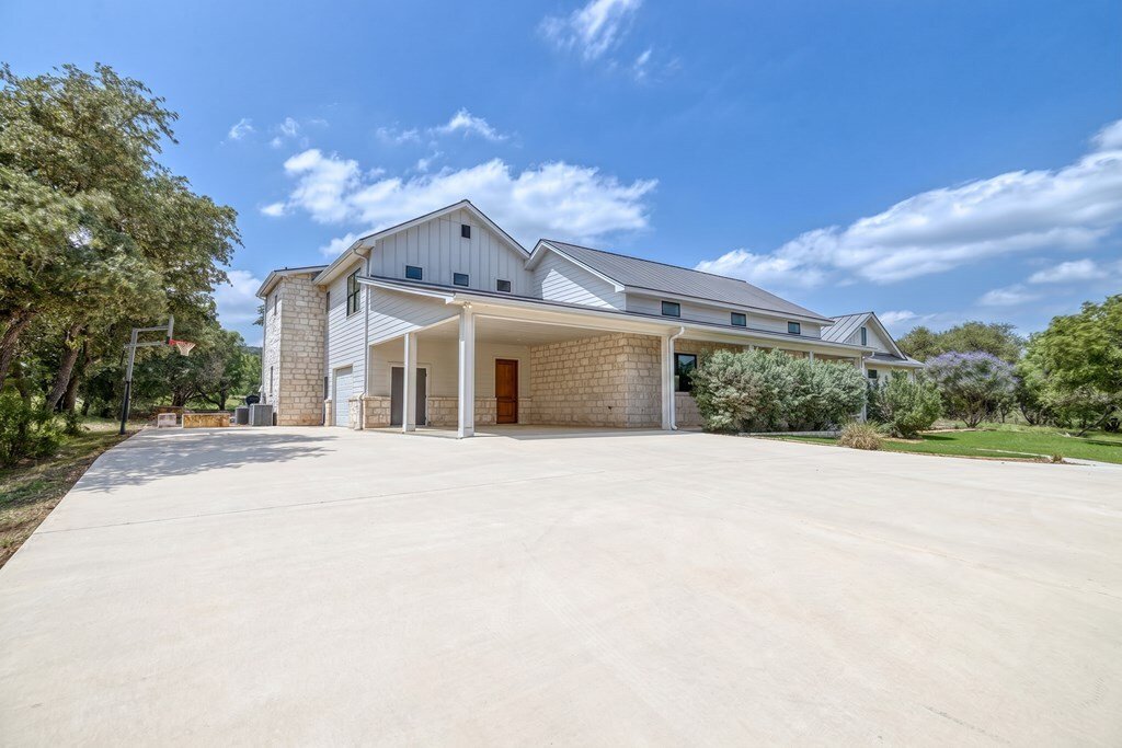 House in Concan, Texas, United States 4 - 17971789