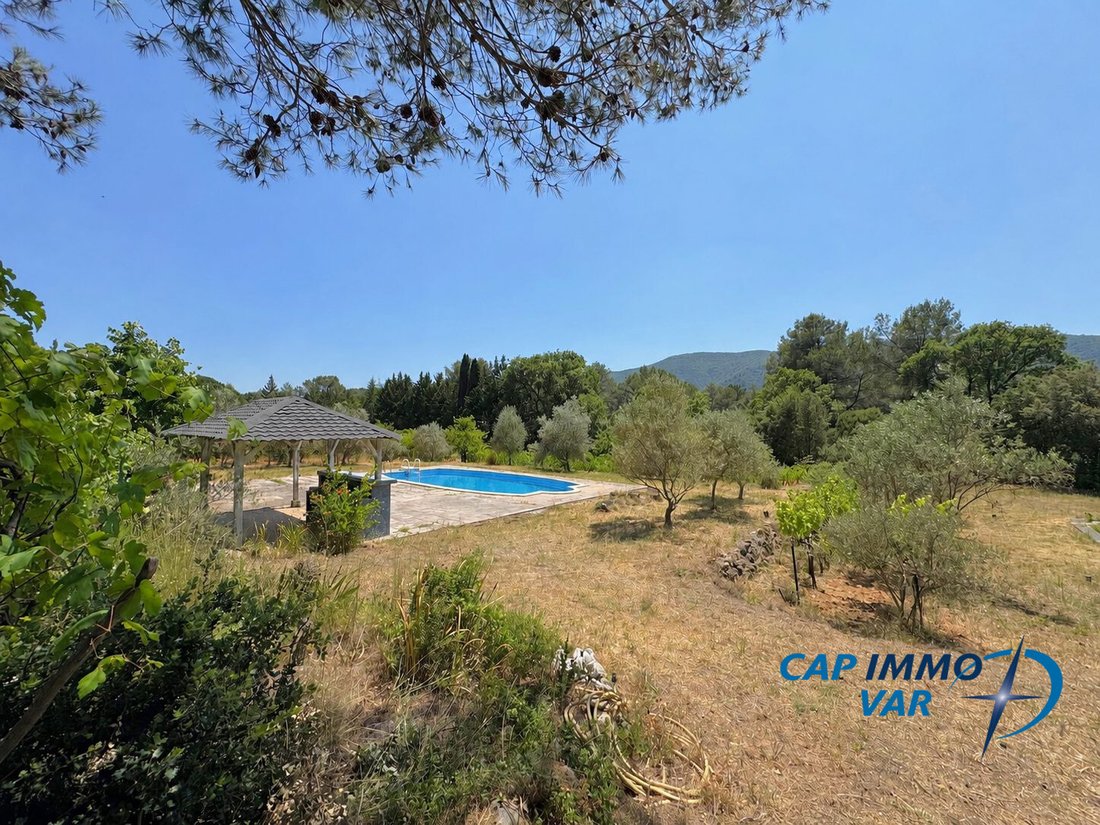 House in Signes, Provence-Alpes-Côte d'Azur, France 2 - 16847236