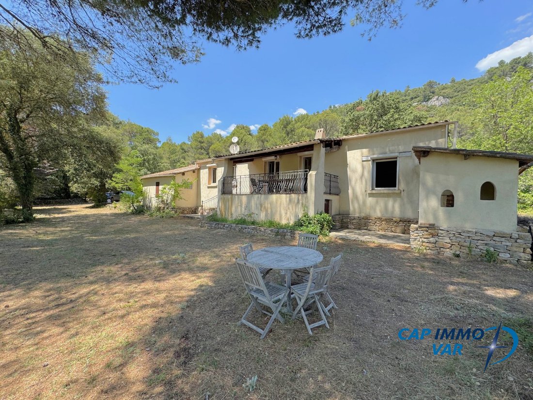 House in Signes, Provence-Alpes-Côte d'Azur, France 1 - 16847236