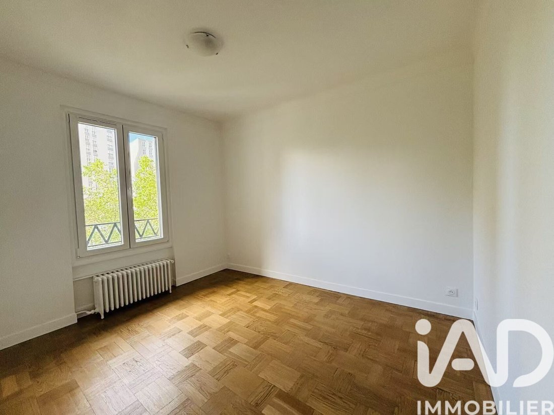 Apartment in Espaces Jeunes, Issy-les-Moulineaux, France 4 - 17970993