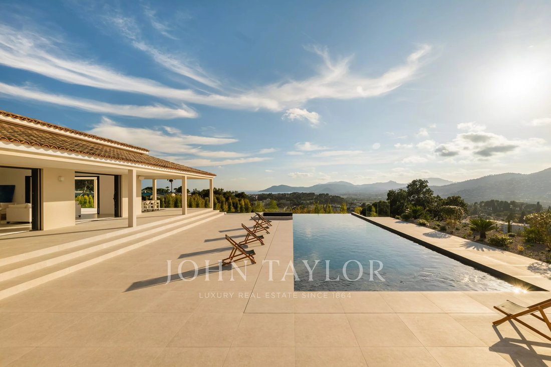Villa in Mougins, Provence-Alpes-Côte d'Azur, France 2 - 17967350
