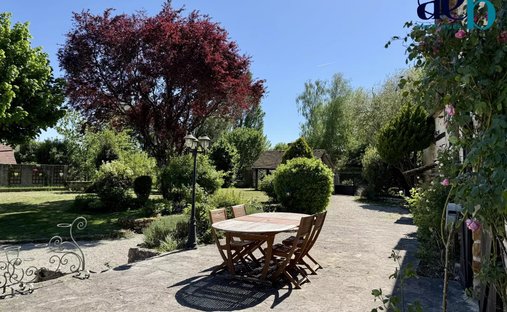 Estate in Cessoy-en-Montois, Ile-de-France, France 1