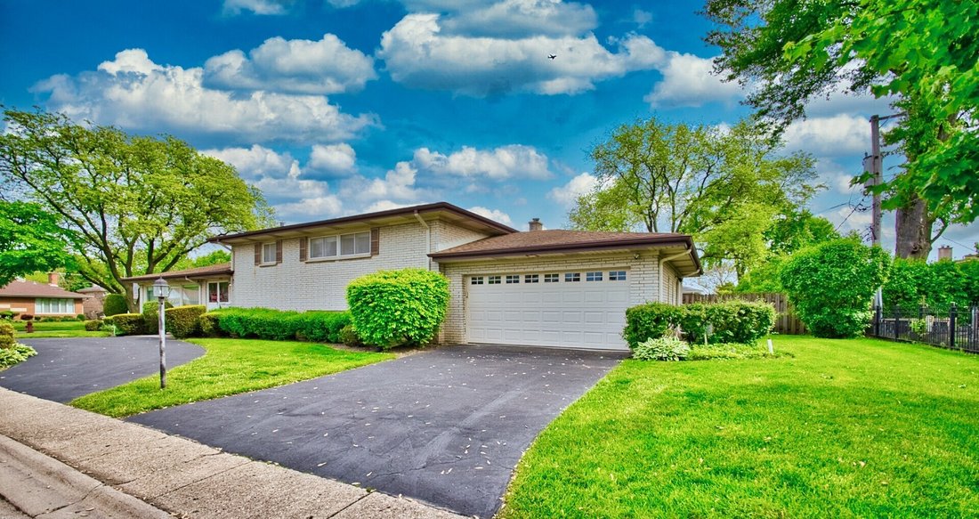 House in Lincolnwood, Illinois, United States 2 - 17968160
