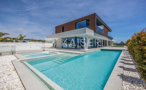 Villa in Olhos de Agua, Algarve, Portugal 1
