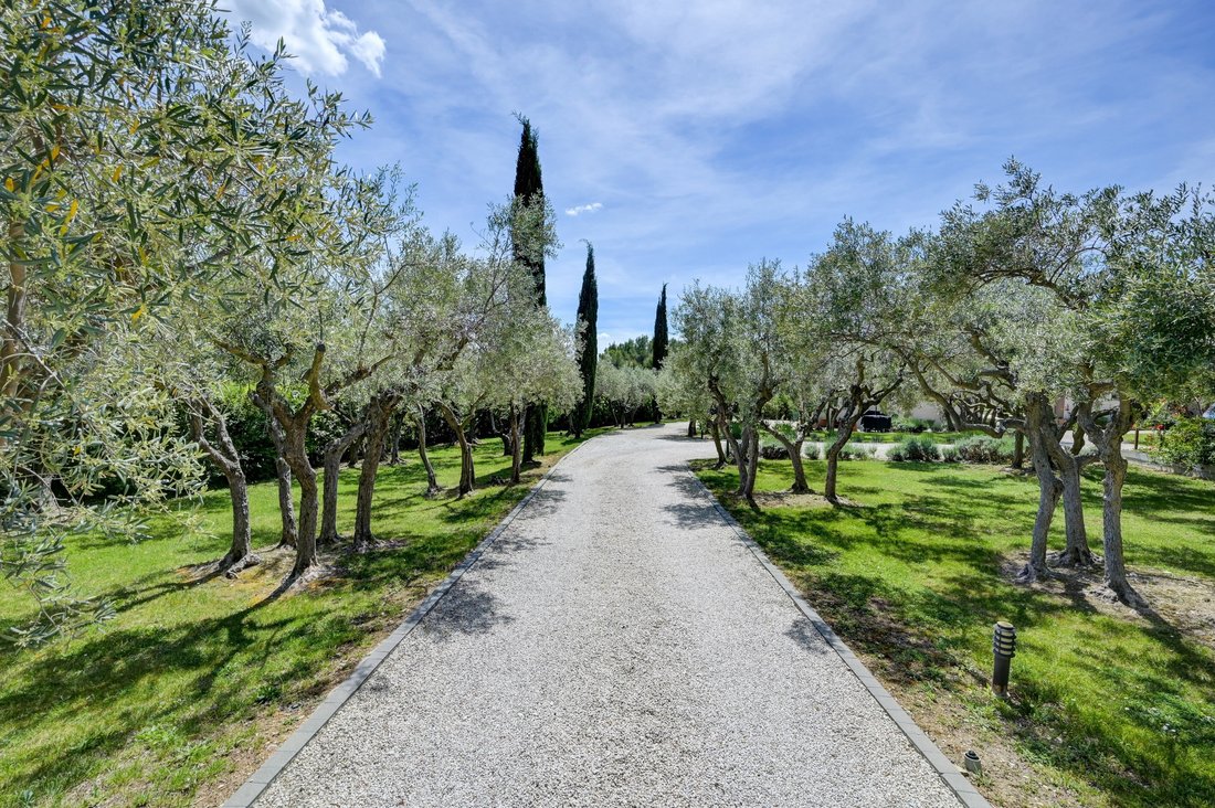 House in Le Tholonet, Provence-Alpes-Côte d'Azur, France 4 - 17968235