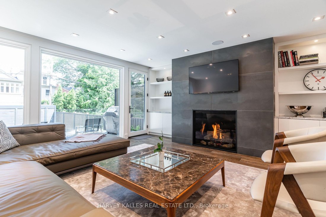House in Toronto, Ontario, Canada 4 - 17971243