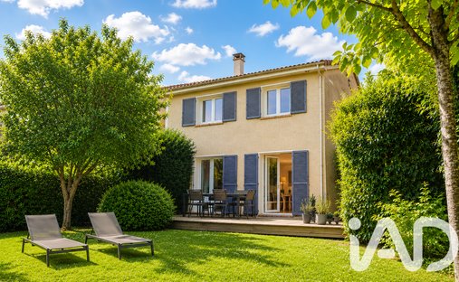House in Mazurières, Rueil-Malmaison, France 1