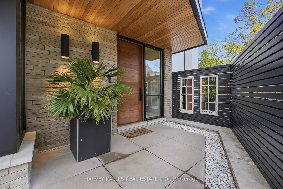 House in Toronto, Ontario, Canada 3 - 17971292