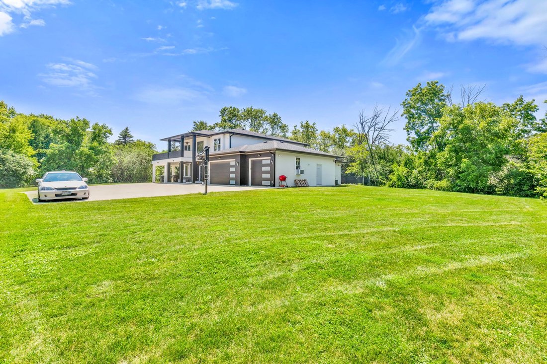 House in Franklin, Wisconsin, United States 3 - 17970430