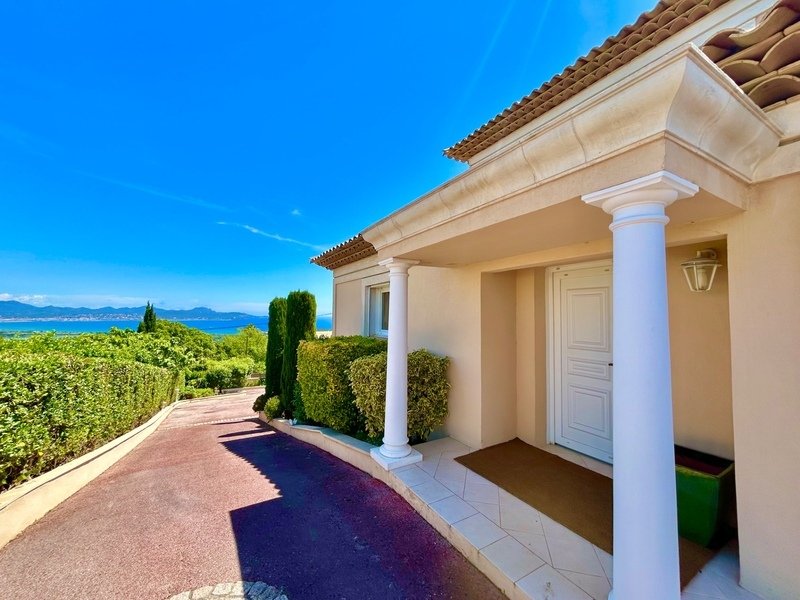 House in Frejus, Provence-Alpes-Côte d'Azur, France 3 - 17970269