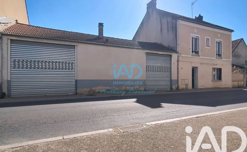 House in Fontenay-Tresigny, Ile-de-France, France 1