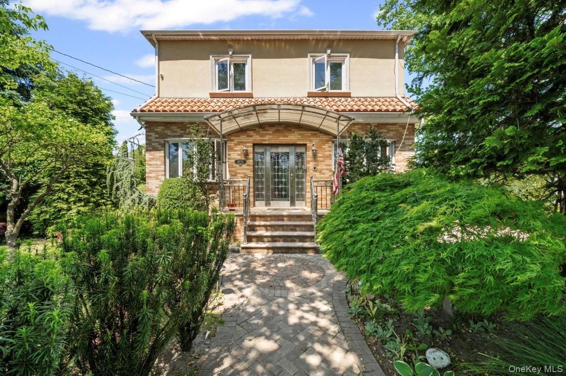House in New York, New York, United States 1 - 17531086