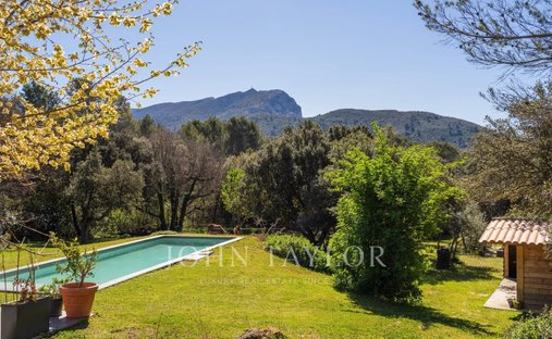 Domaine à Saint-Marc-Jaumegarde, Provence-Alpes-Côte d'Azur, France 1