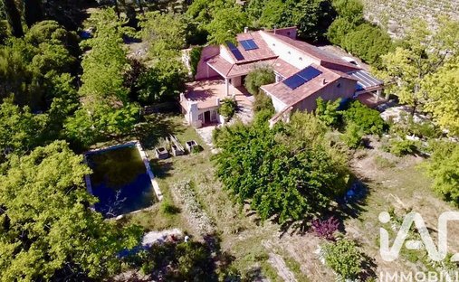 House in Peripherie, Cassis, France 1