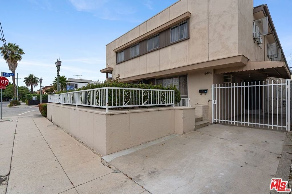 Los Angeles, California, United States 2 - 17966091