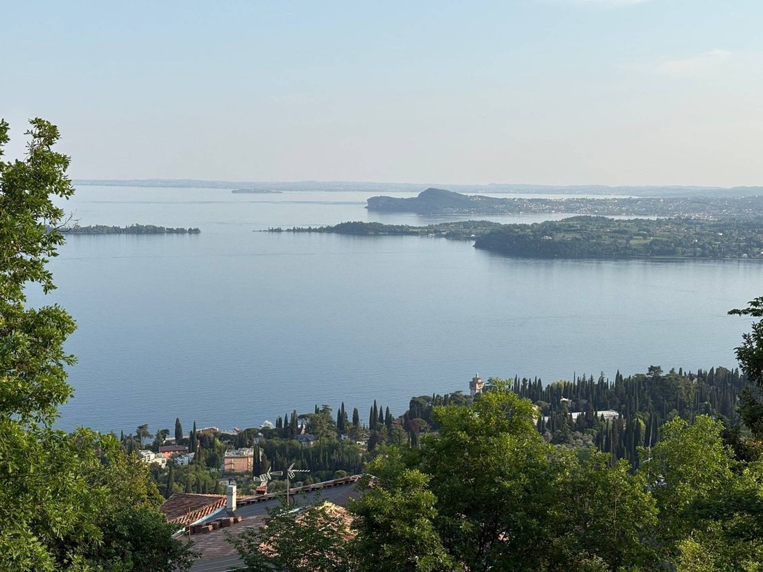 Land in Gardone Riviera, Lombardy, Italy 1 - 16669940