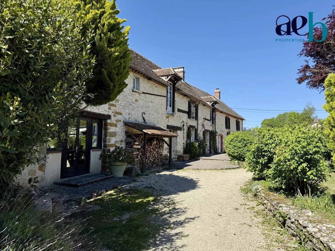 Estate in Cessoy-en-Montois, Ile-de-France, France 2 - 17970083