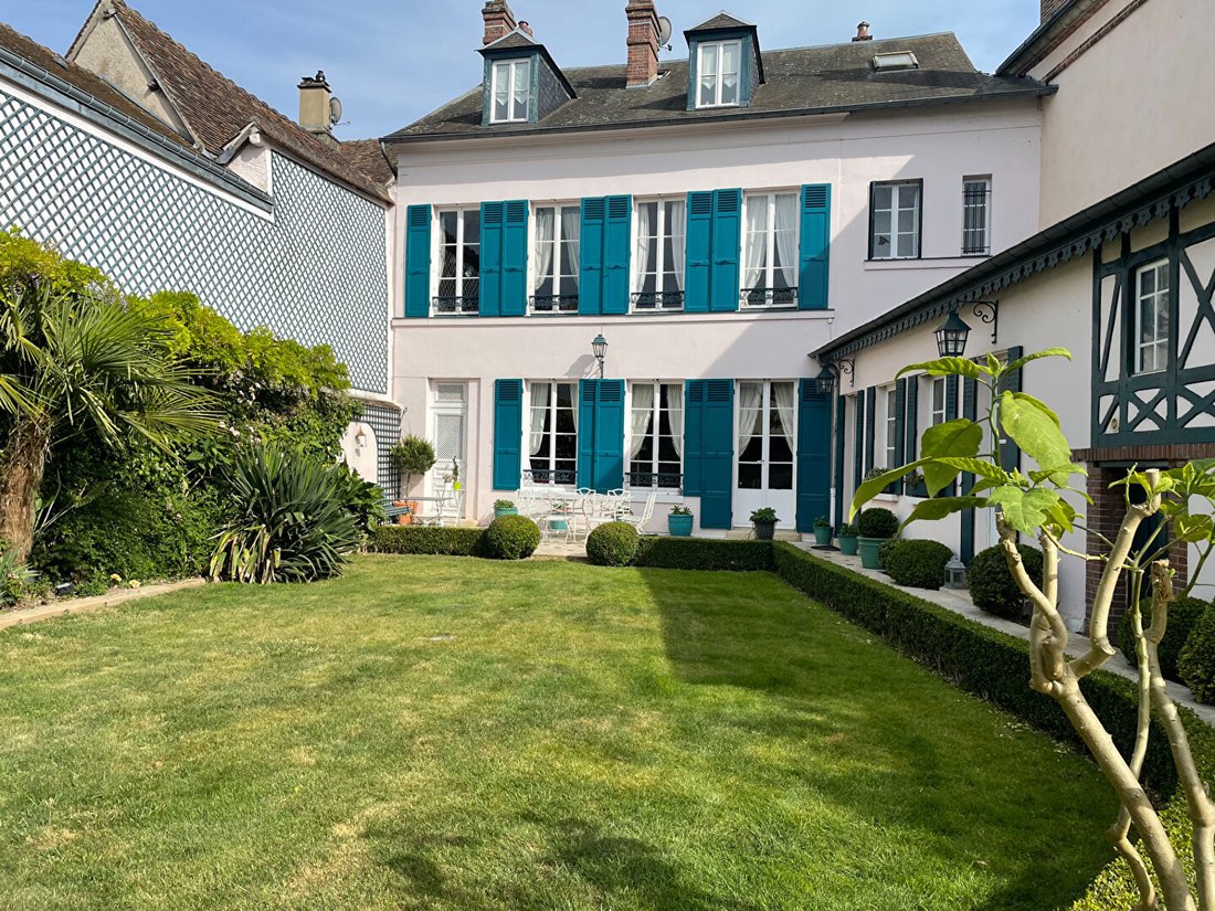 Villa in Nogent-le-Roi, Centre-Val de Loire, France 2 - 17967568