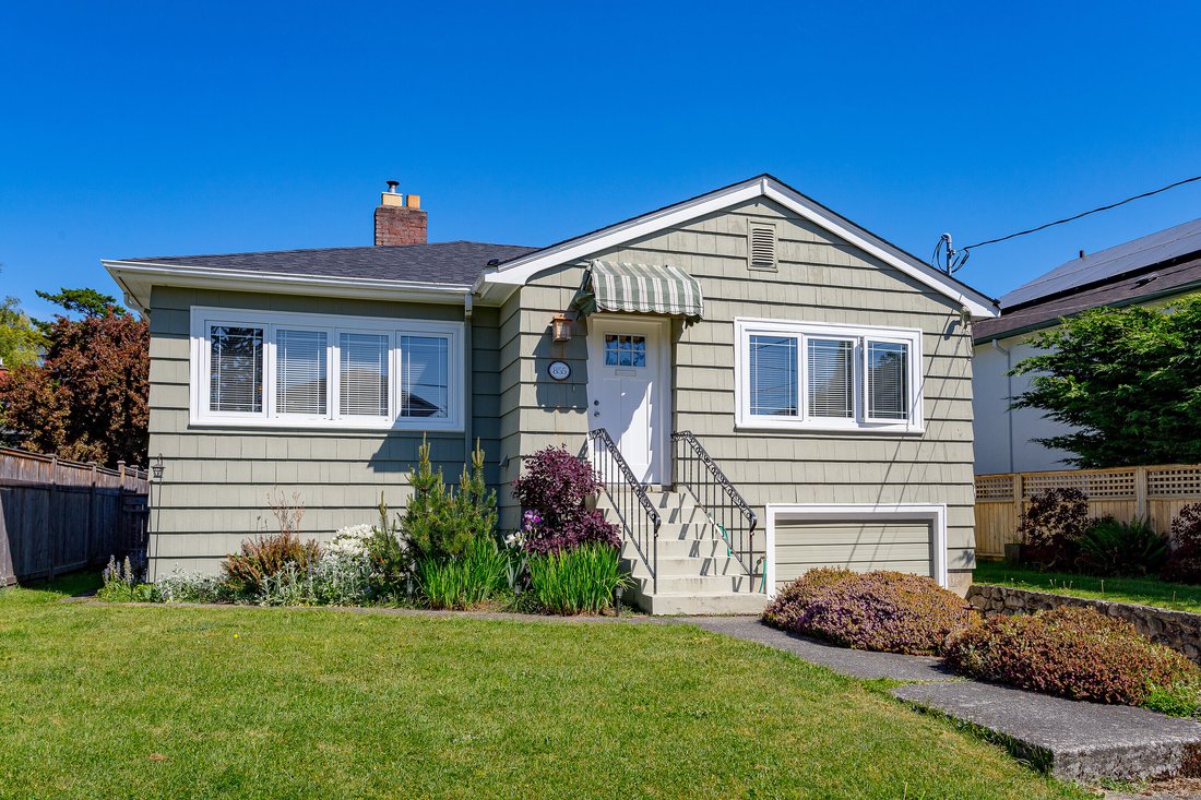 House in Oak Bay, British Columbia, Canada 1 - 17967559