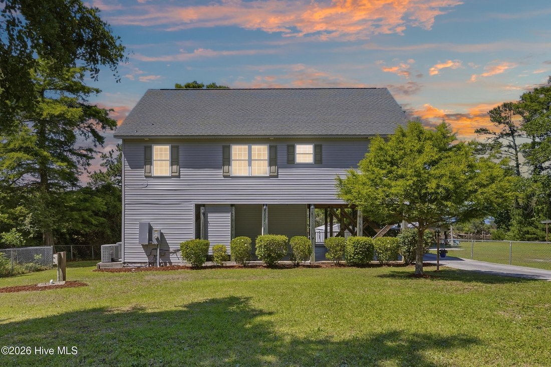 House in North Topsail Beach, North Carolina, United States 1 - 17966389