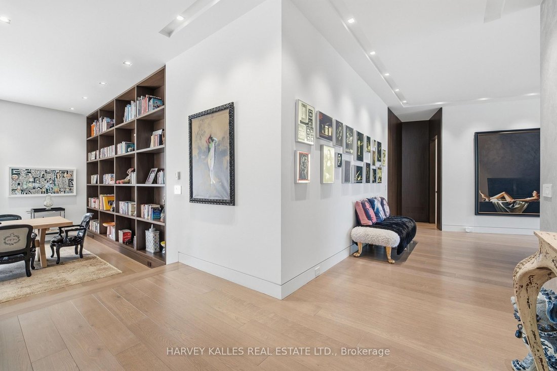 House in Toronto, Ontario, Canada 5 - 17971292