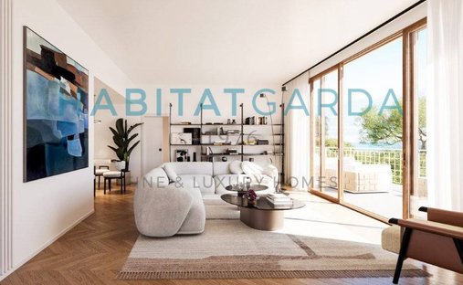 Villa in Gardone Riviera, Lombardy, Italy 1