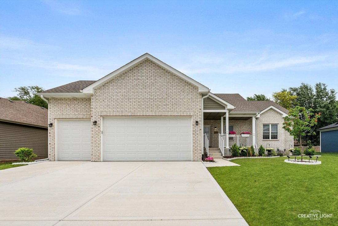 House in Joliet, Illinois, United States 2 - 17969380