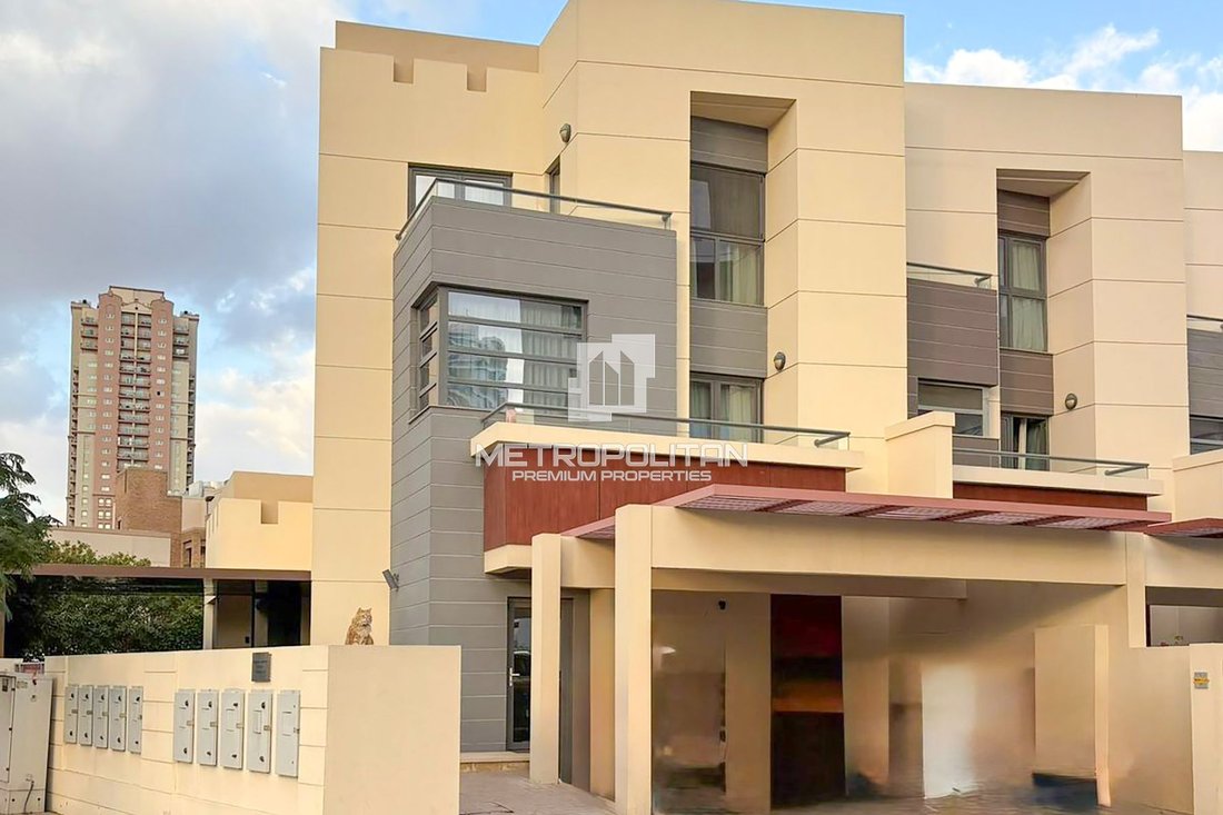 Townhouse in JVC / Jumeirah Village Circle, Dubai, United Arab Emirates 1 - 17967406