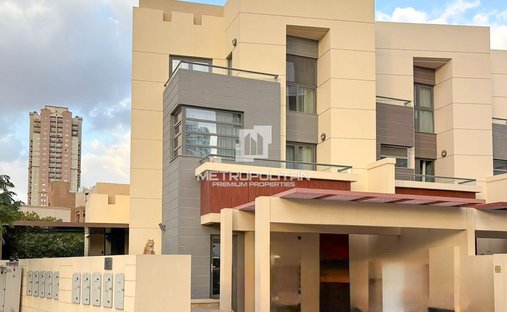 Townhouse in JVC / Jumeirah Village Circle, Dubai, United Arab Emirates 1