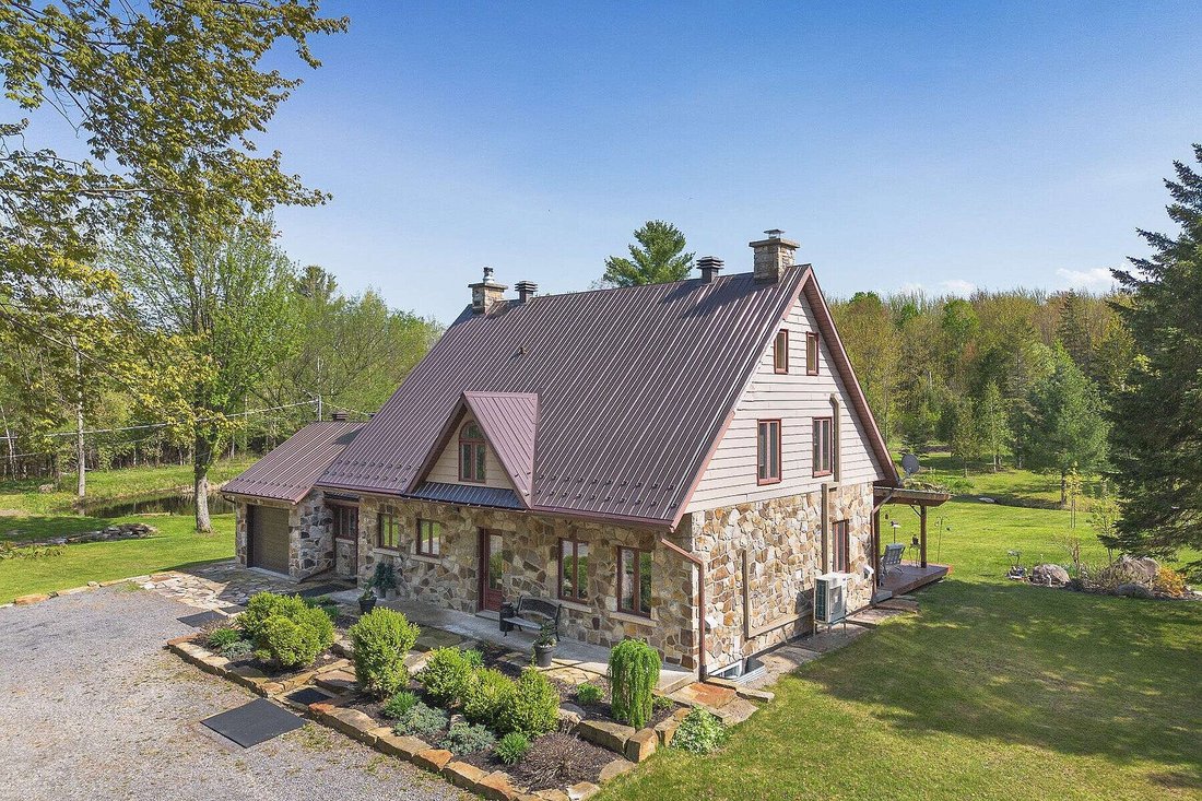 House in Hinchinbrooke, Quebec, Canada 1 - 17051659