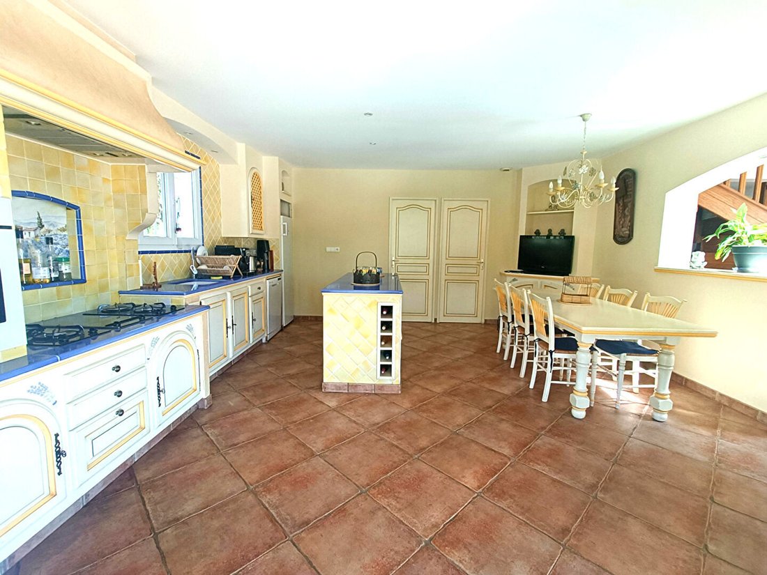 Villa in Les Rayols-Saint Lazare-Les Bousquets, Cuers, France 4 - 17967624