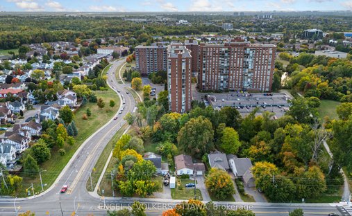 Land in Ottawa, Ontario, Canada 1