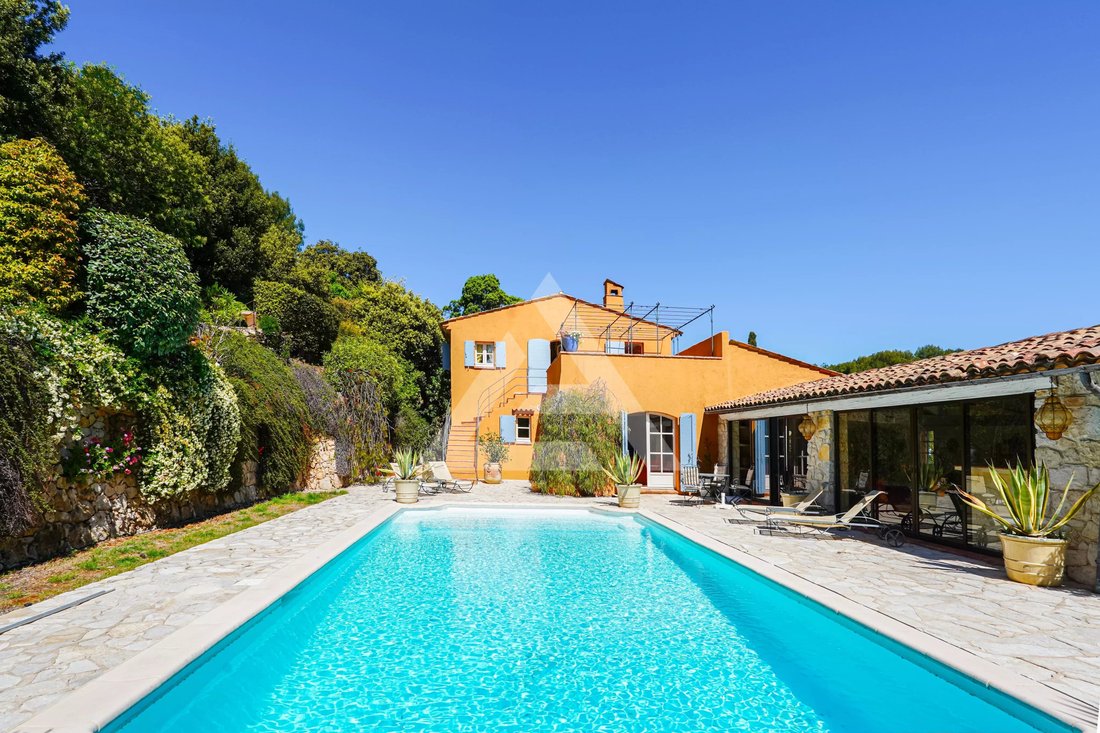 Villa in Saint-Paul-de-Vence, Provence-Alpes-Côte d'Azur, France 2 - 17967374