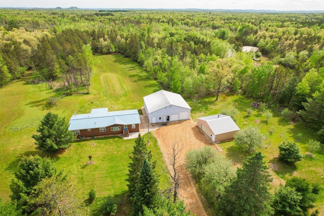 House in New Lisbon, Wisconsin, United States 1 - 17968681