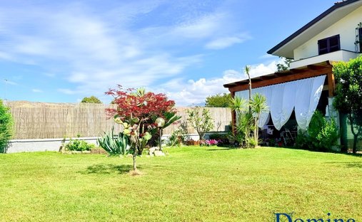 Casa di campagna a Poveromo, Massa, Italia 1