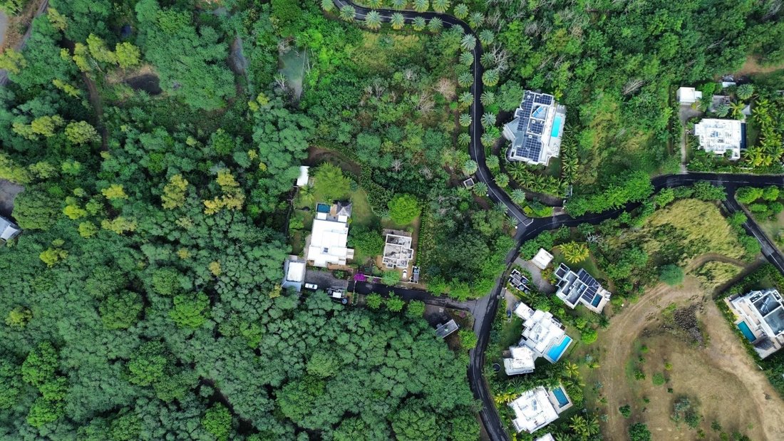 Land in La Preneuse, Rivière Noire District, Mauritius 2 - 17965988