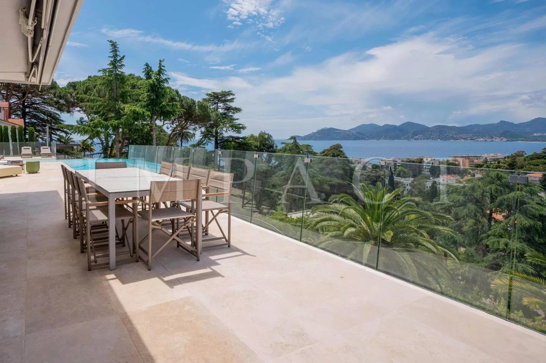 Villa in Cannes, Provence-Alpes-Côte d'Azur, France 3 - 17829192
